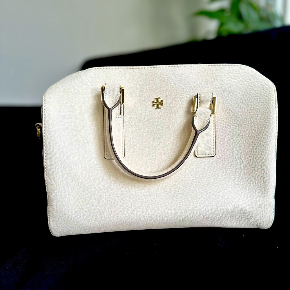 Authentic white Tory Burch tote / handbag.